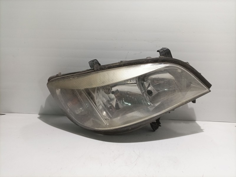Recambio de faro derecho para opel zafira a elegance referencia OEM IAM 8900055  