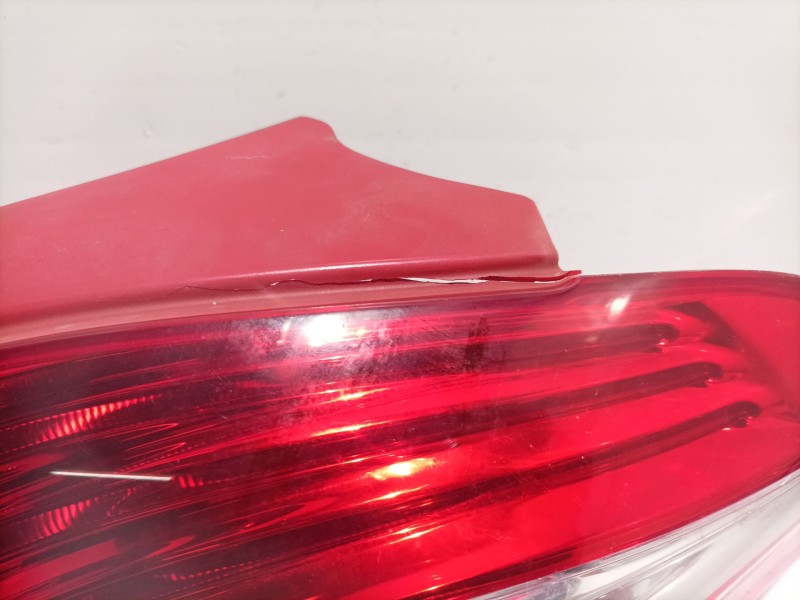 Recambio de piloto trasero derecho para peugeot 208 referencia OEM IAM 9672628380  