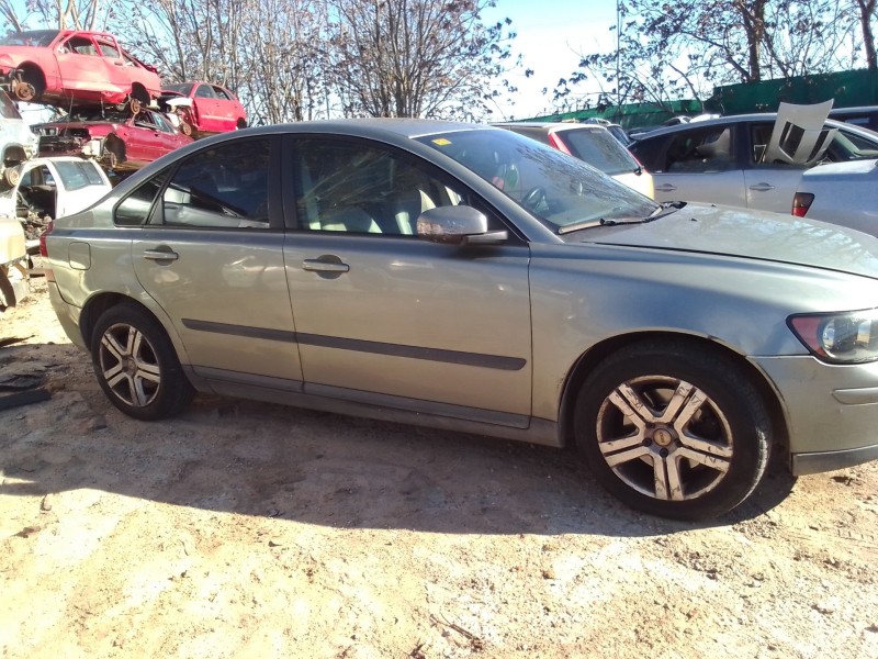 volvo s40 berlina del año 2006