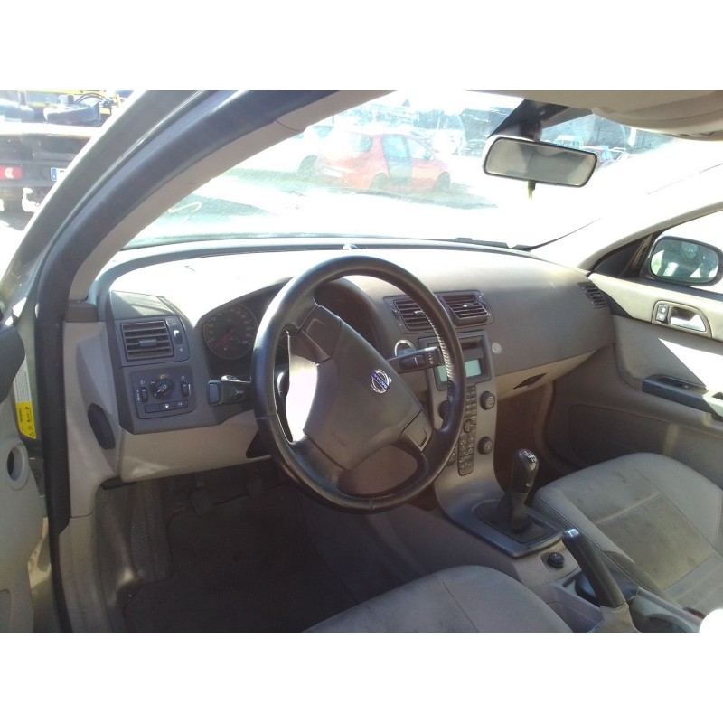 volvo s40 berlina del año 2006