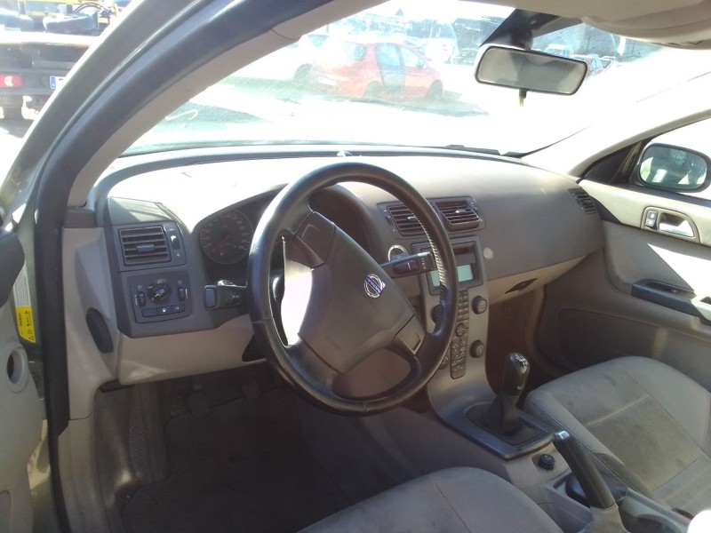 volvo s40 berlina del año 2006