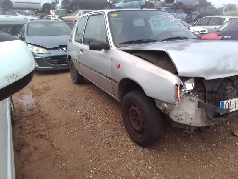 peugeot 205 berlina del año 1999