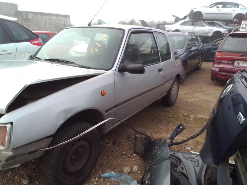 peugeot 205 berlina del año 1999