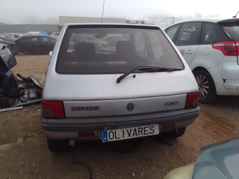 peugeot 205 berlina del año 1999