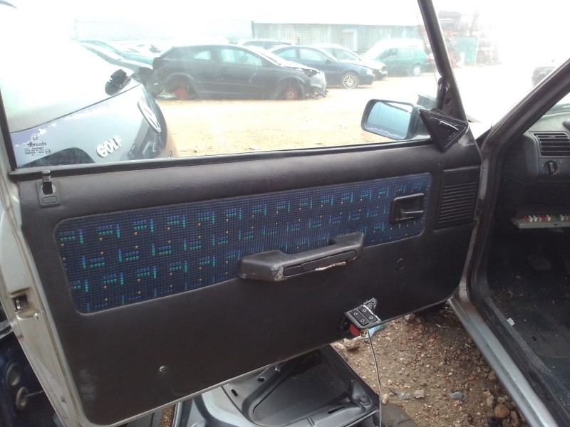 peugeot 205 berlina del año 1999