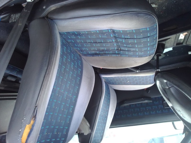 peugeot 205 berlina del año 1999