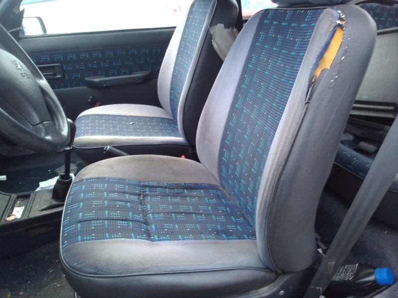 peugeot 205 berlina del año 1999