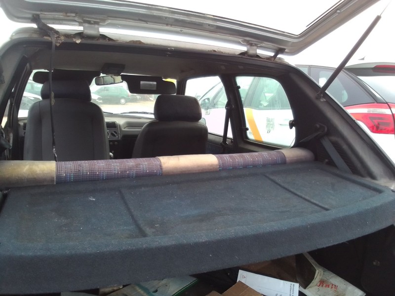 peugeot 205 berlina del año 1999