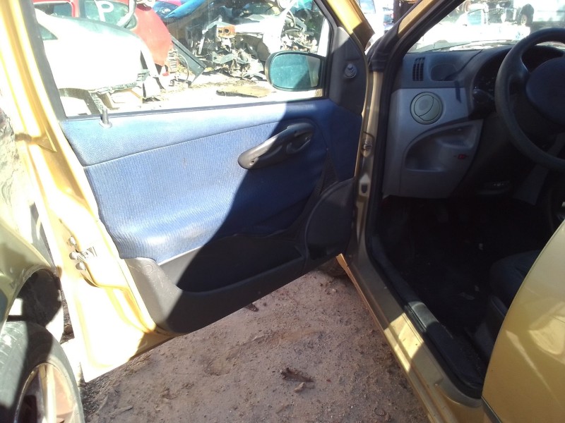 fiat punto berlina (188) del año 2001