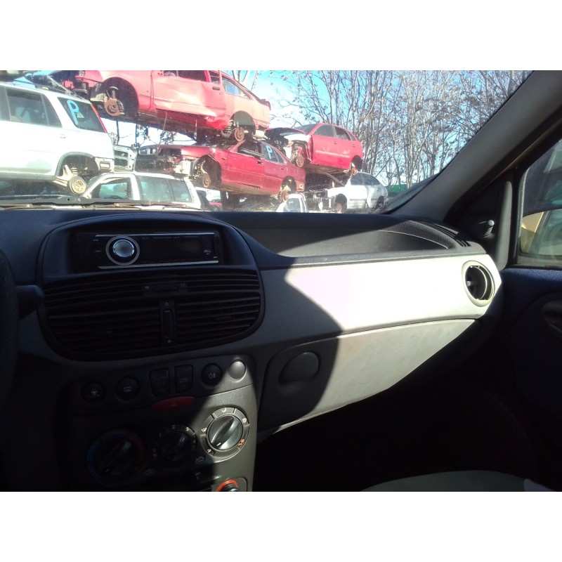 fiat punto berlina (188) del año 2001