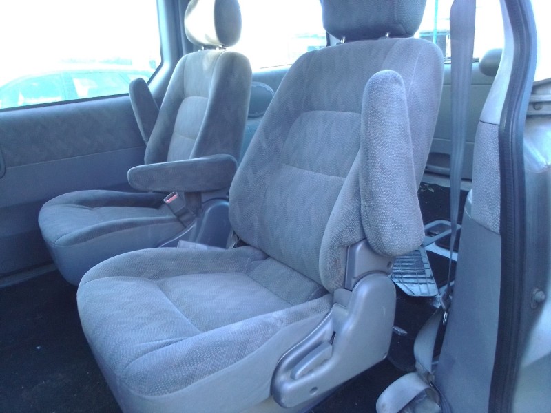 kia carnival ii del año 2003