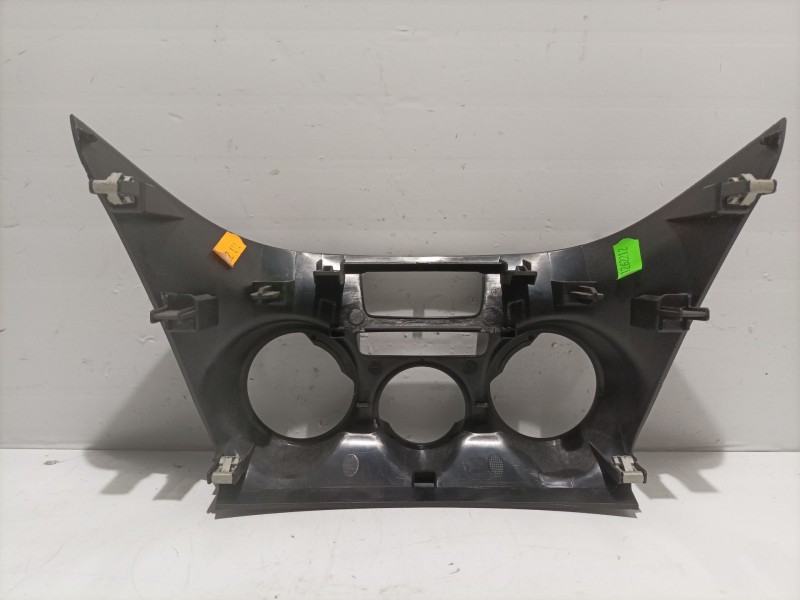 Recambio de embellecedor para peugeot 208 referencia OEM IAM 1096632X  44715X