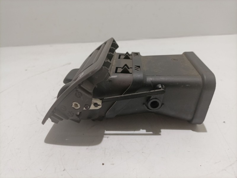 Recambio de rejilla aireadora para volvo s40 berlina referencia OEM IAM 39879330  