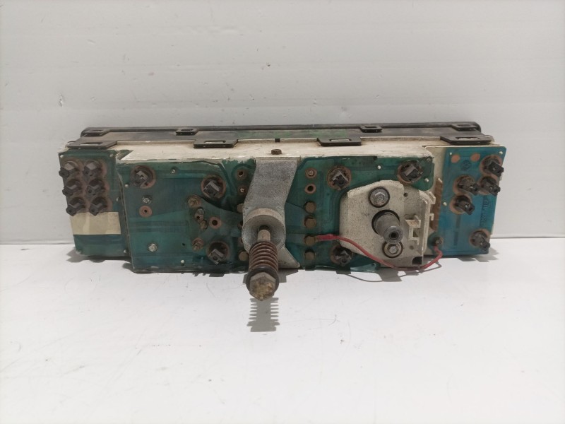 Recambio de cuadro instrumentos para seat malaga malaga 1.2 gl referencia OEM IAM 27597412  