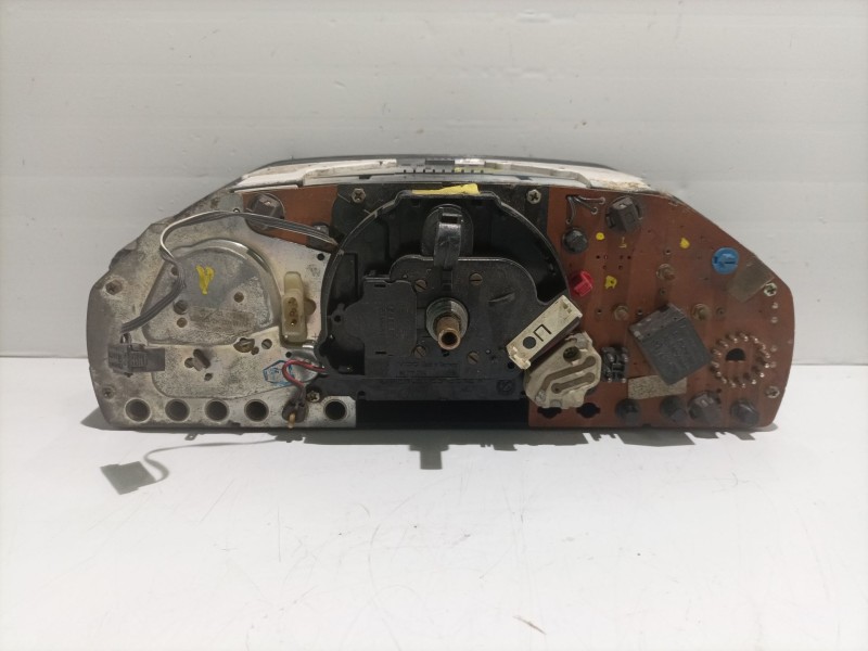 Recambio de cuadro instrumentos para mercedes clase e (w124) berlina referencia OEM IAM 87001221 81117702 110902089008