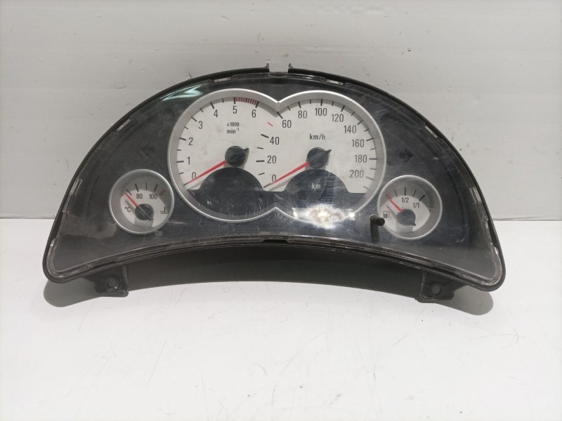 Recambio de cuadro instrumentos para opel corsa c silverline referencia OEM IAM 93179401  