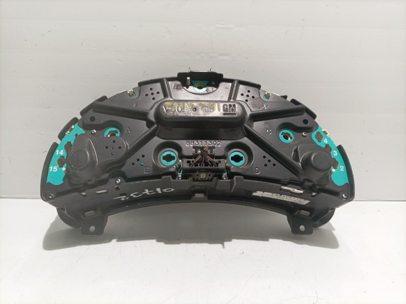 Recambio de cuadro instrumentos para opel corsa c silverline referencia OEM IAM 93179401  