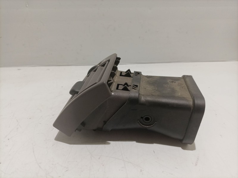 Recambio de rejilla aireadora para volvo s40 berlina referencia OEM IAM 39879331  