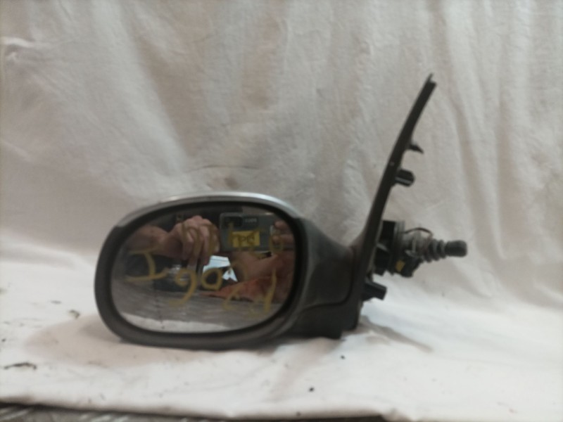 Recambio de retrovisor izquierdo para peugeot 206 berlina x-line referencia OEM IAM 8148yc  