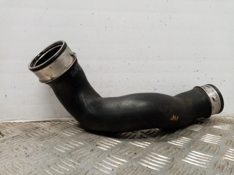 Recambio de tubo turbocompresor para mercedes clase c (w203) berlina referencia OEM IAM A2035281582  