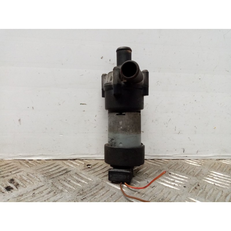Recambio de bomba agua para mercedes clase c (w203) berlina referencia OEM IAM 2038350064  
