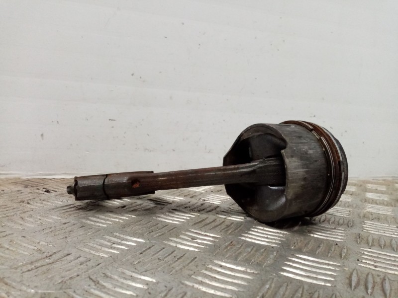 Recambio de piston para mercedes clase c (w203) berlina referencia OEM IAM 857847  