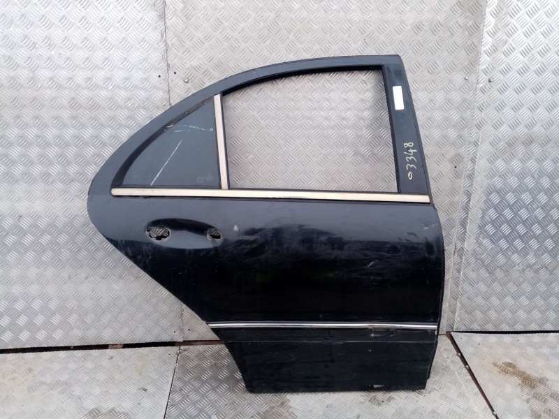 Recambio de puerta trasera derecha para mercedes clase c (w203) berlina referencia OEM IAM 2037300805  