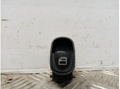 Recambio de mando elevalunas trasero izquierdo para mercedes clase c (w203) berlina referencia OEM IAM 20382002109116  