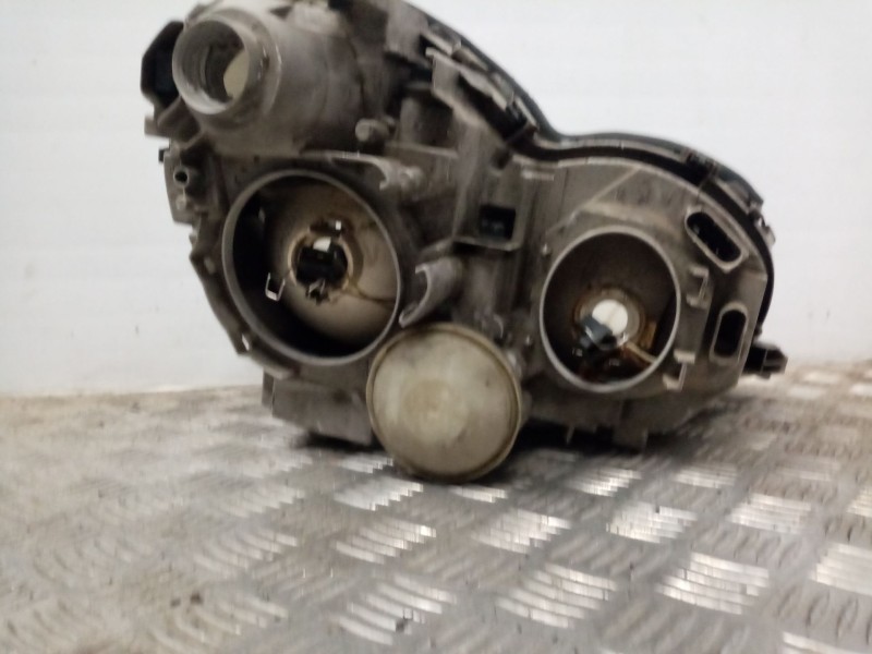 Recambio de faro izquierdo para mercedes clase c (w203) berlina referencia OEM IAM 2038200161  