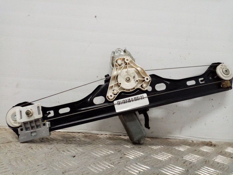 Recambio de elevalunas trasero derecho para mercedes clase c (w203) berlina referencia OEM IAM 2037300446 0130822007 