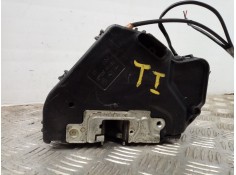 Recambio de cerradura puerta trasera izquierda para mercedes clase c (w203) berlina referencia OEM IAM 2037300135   2