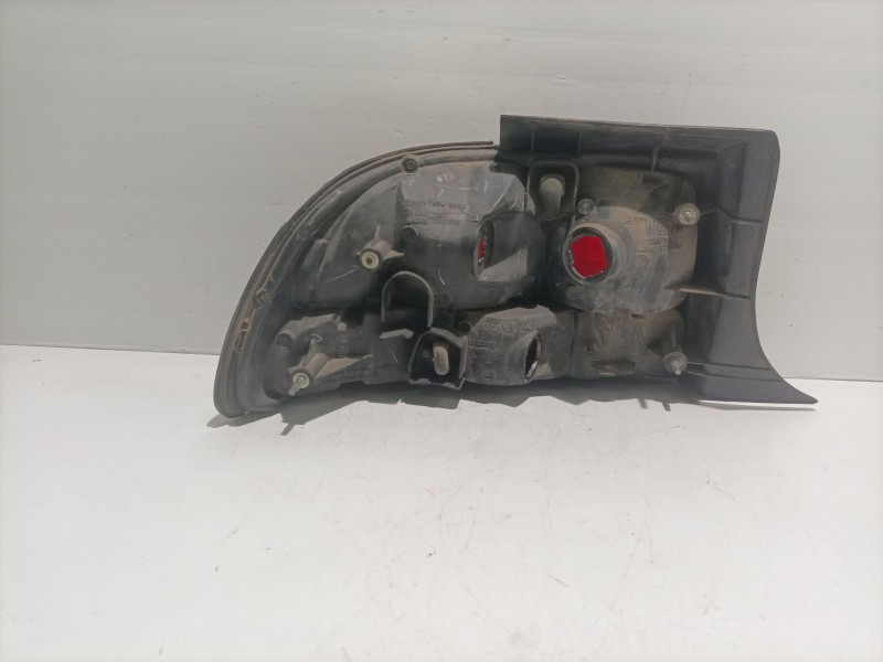 Recambio de piloto trasero derecho para toyota lexus gs 300 (jzs147) referencia OEM IAM 3248020202  