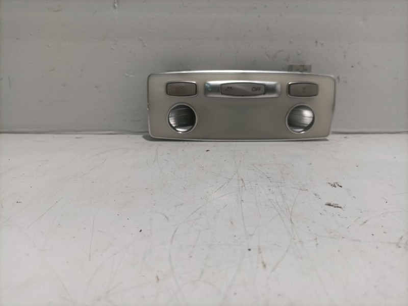 Recambio de luz interior para renault laguna iii referencia OEM IAM 264300005R  