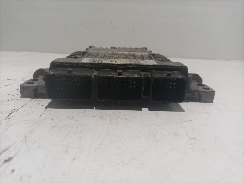 Recambio de centralita motor uce para renault laguna iii referencia OEM IAM 8200882381  