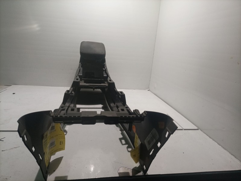 Recambio de apoyabrazos central para renault laguna iii referencia OEM IAM FE13347J9418 969120022R 69100003R