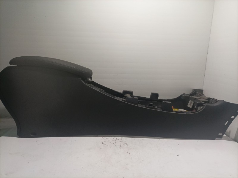 Recambio de apoyabrazos central para renault laguna iii referencia OEM IAM FE13347J9418 969120022R 69100003R