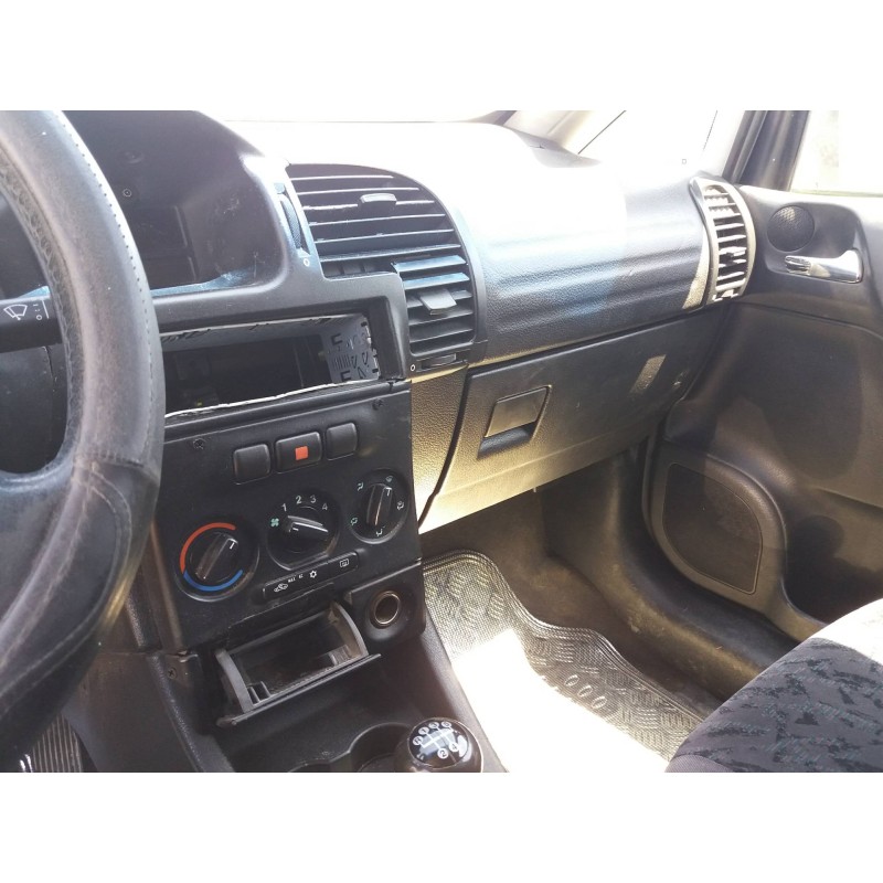 opel zafira a 1.6 16v   |   0.99 - ... | 1999 | 101 cv / 74 kw del año 1999