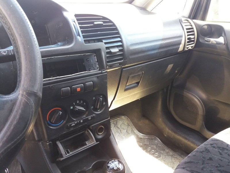opel zafira a 1.6 16v   |   0.99 - ... | 1999 | 101 cv / 74 kw del año 1999