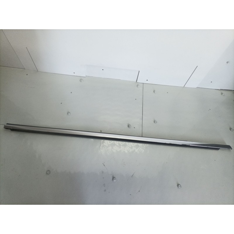 Recambio de moldura puerta delantera derecha para volkswagen passat cc (357) referencia OEM IAM 3C8837476D  