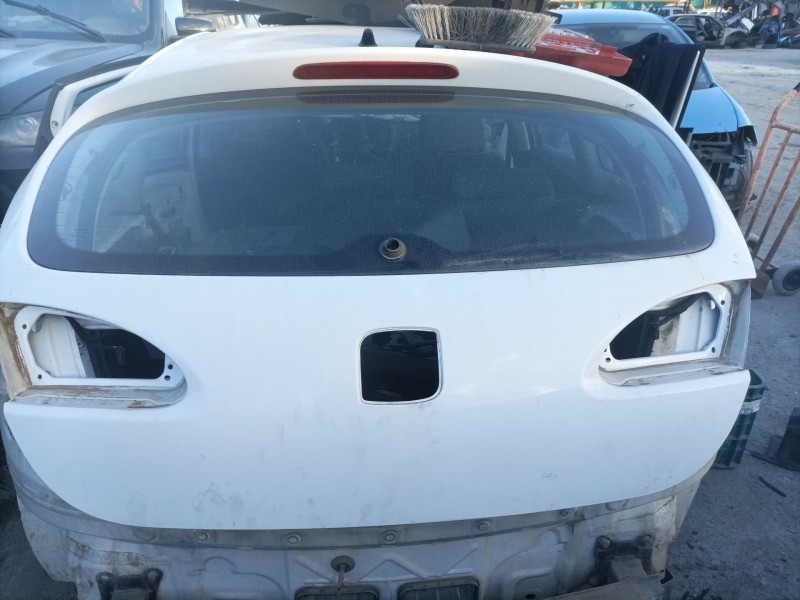 Recambio de porton trasero para seat leon (1p1) referencia OEM IAM 1P0827024  