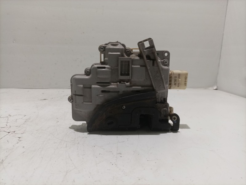 Recambio de cerradura puerta trasera izquierda para seat leon (1p1) referencia OEM IAM 1P0839015  