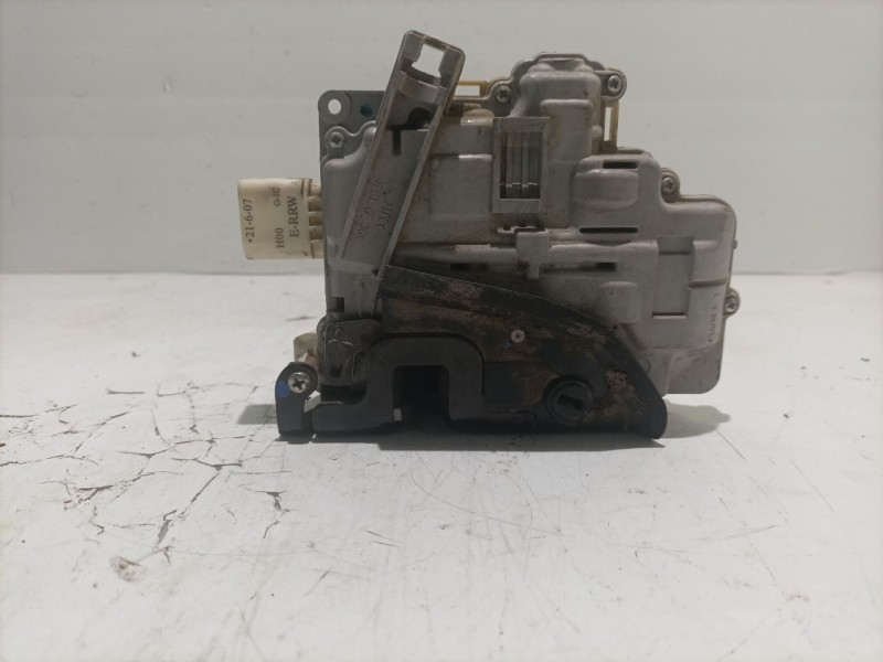 Recambio de cerradura puerta trasera derecha para seat leon (1p1) referencia OEM IAM 1P0839016  