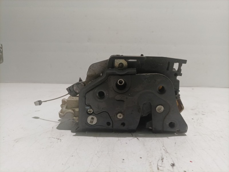 Recambio de cerradura puerta delantera derecha para seat leon (1p1) referencia OEM IAM 1P1837016  