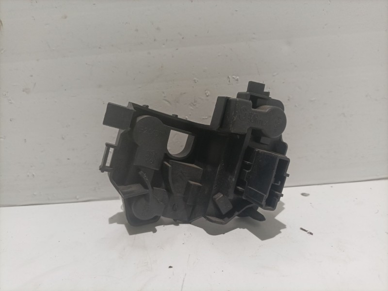 Recambio de portalamparas para peugeot 206 berlina 1.4 referencia OEM IAM 2563  