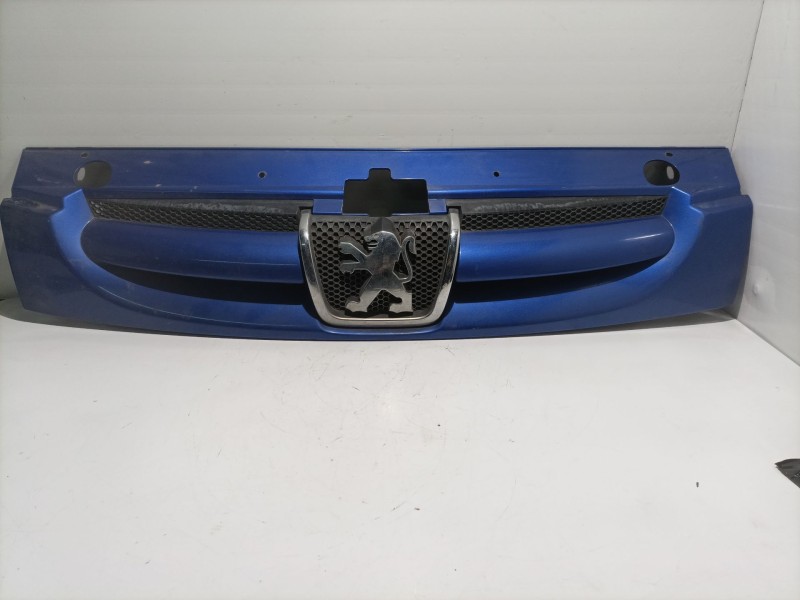 Recambio de rejilla delantera para peugeot partner (s2) 2.0 hdi cat referencia OEM IAM 9644758577  