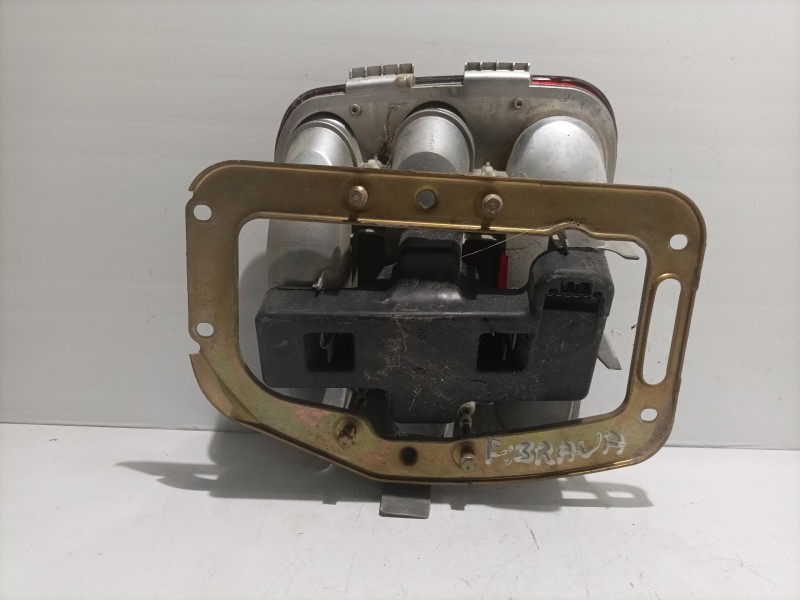 Recambio de piloto trasero derecho para fiat brava (182) referencia OEM IAM 251099  