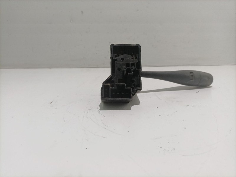 Recambio de mando luces para nissan serena (c23) 2.3 d referencia OEM IAM 10013116757  