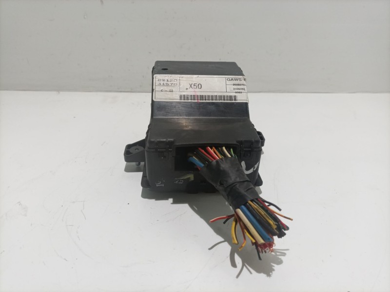 Recambio de caja reles / fusibles para ssangyong actyon referencia OEM IAM 8239031032  