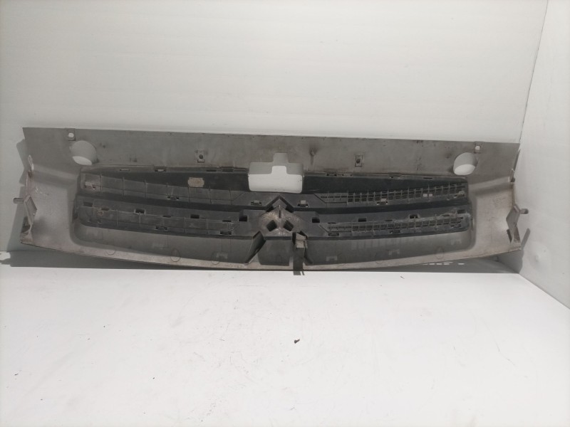 Recambio de rejilla delantera para citroen berlingo referencia OEM IAM 7804N2  