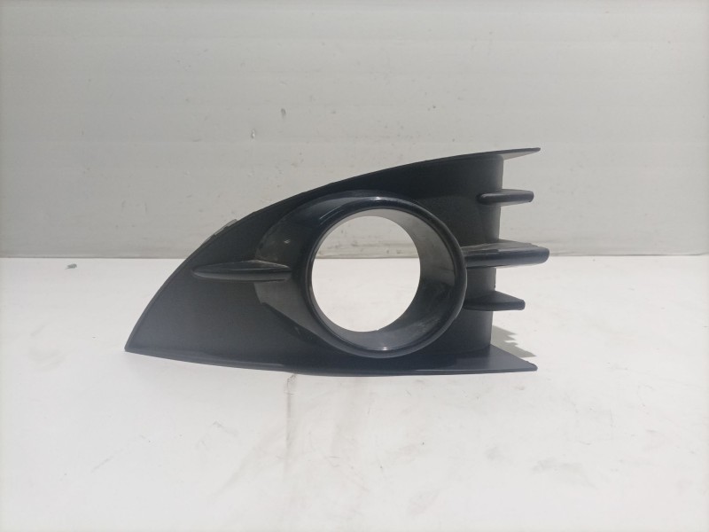 Recambio de rejilla paragolpes izquierdo para renault scenic ii grand confort dynamique referencia OEM IAM 7701477302  